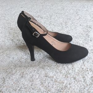 Black ankle strap pumps